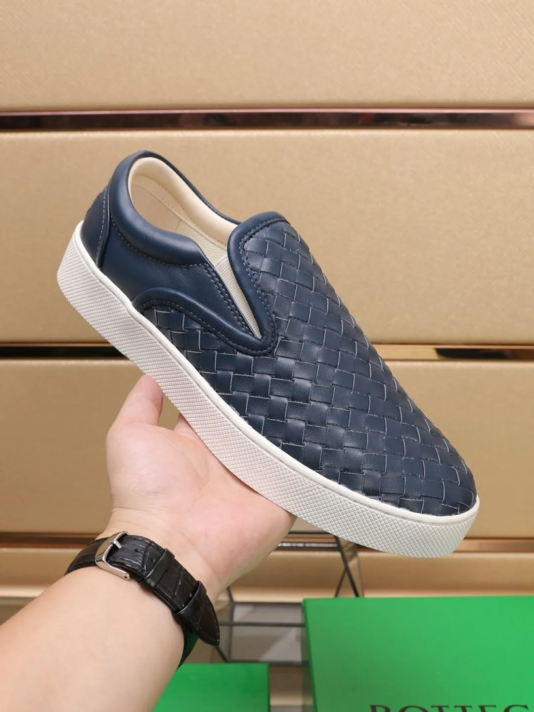 Men's men's shoes💰Men's shoes💰480💰🔥[BV] series of top purchasing agents🔍Imported first-layer cowhide woven surface, cowhide foot pads lining environmentally friendly ♻️Does not fade, 💪Sole: Rubber combination original factory special outsole ⚠Original and single goods 🔍🔍You can come in and out at will, welcome to compare ⚠Number of sizes: 38-44
